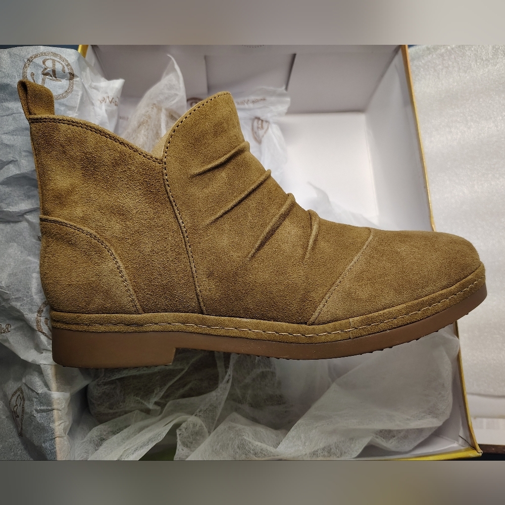 Bella Vita Women's Tan Suede Ankle Booties